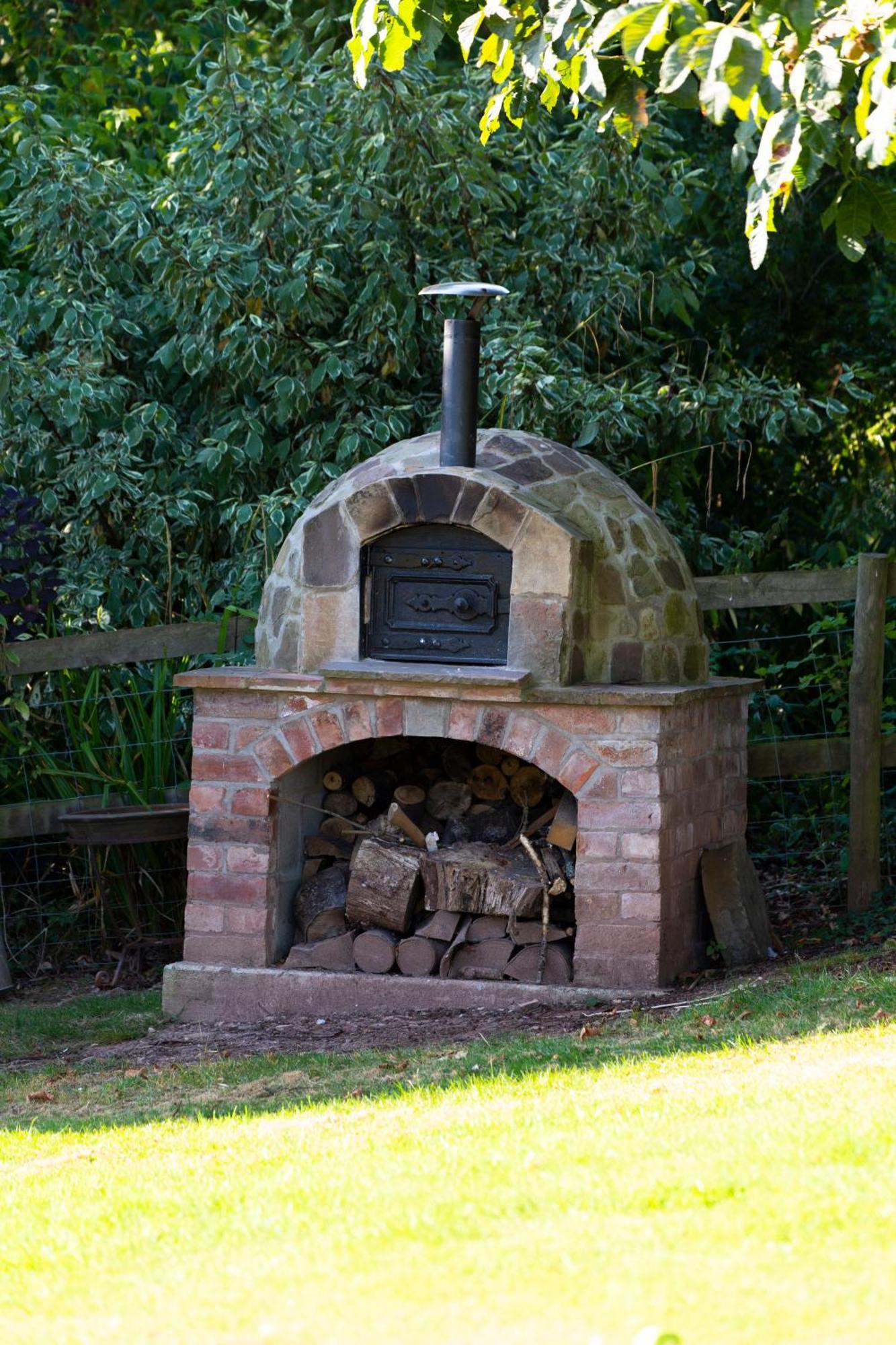 Ebony * Tenbury